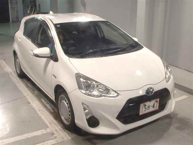 TOYOTA AQUA 2017