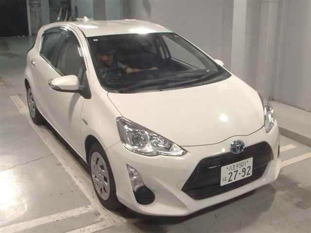 TOYOTA AQUA 2017