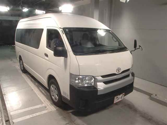 TOYOTA HIACE 2020