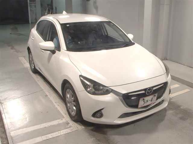 MAZDA DEMIO 2016