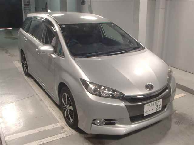 TOYOTA WISH 2015