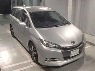 TOYOTA WISH 2015