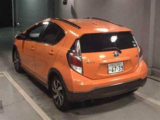 TOYOTA AQUA 2015