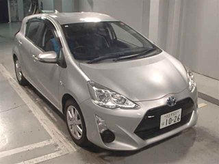 TOYOTA AQUA 2017