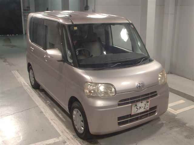DAIHATSU TANTO 2010