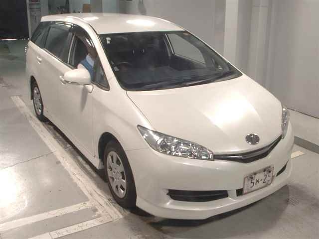 TOYOTA WISH 2016