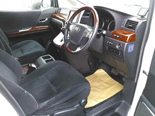 TOYOTA VELLFIRE 2010