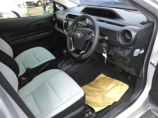 TOYOTA AQUA 2020