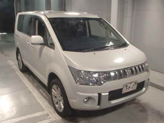 MITSUBISHI DELICA D5 2016