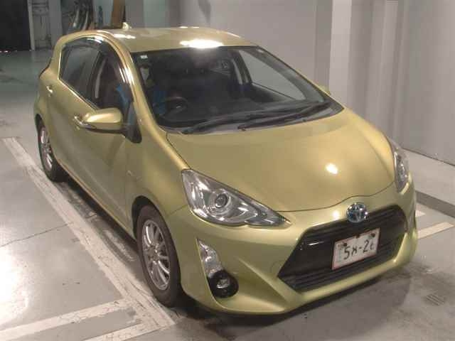 TOYOTA AQUA 2015