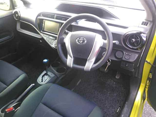 TOYOTA AQUA 2015
