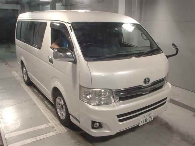 TOYOTA HIACE 2011