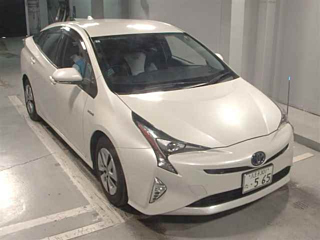 TOYOTA PRIUS 2017