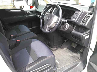 NISSAN SERENA 2010