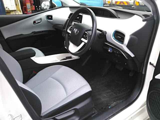 TOYOTA PRIUS 2017