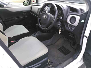 TOYOTA VITZ 2012