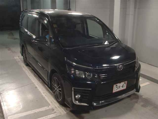 TOYOTA VOXY 2016
