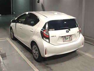 Заказать TOYOTA AQUA