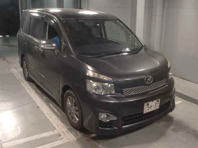 TOYOTA VOXY 2012