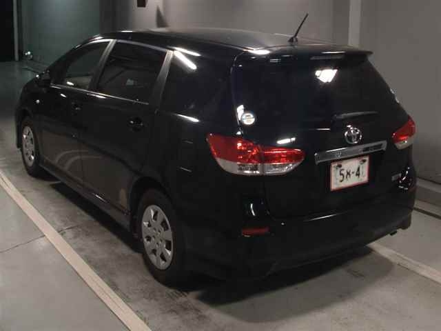 TOYOTA WISH 2010