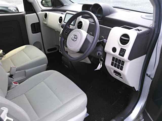 TOYOTA SPADE 2016