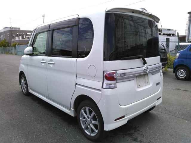 DAIHATSU TANTO 2010