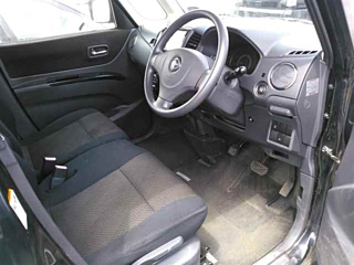 NISSAN ROOX 2013