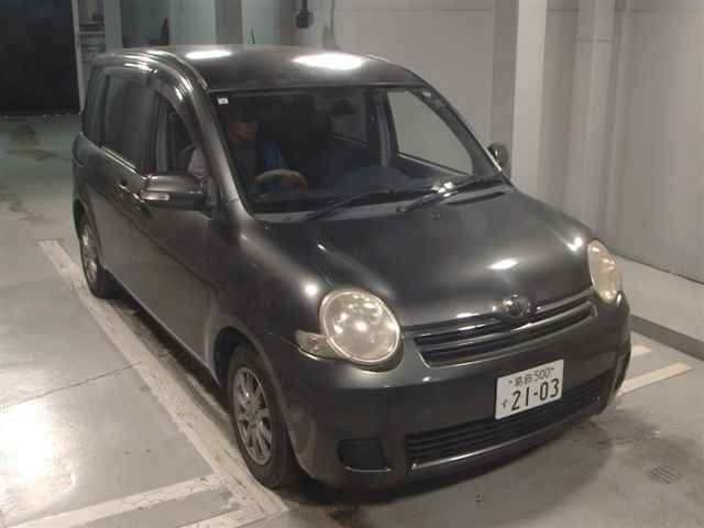 TOYOTA SIENTA 2009