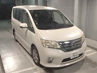 NISSAN SERENA 2011