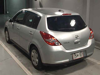 NISSAN TIIDA 2010