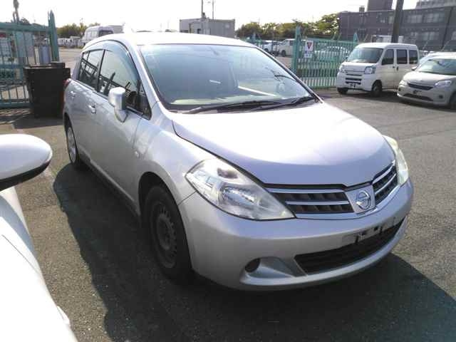 NISSAN TIIDA 2012