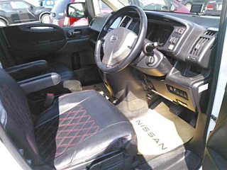 NISSAN SERENA 2010