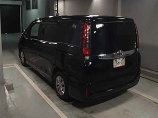 TOYOTA NOAH 2017