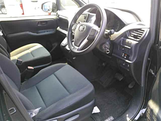TOYOTA NOAH 2017