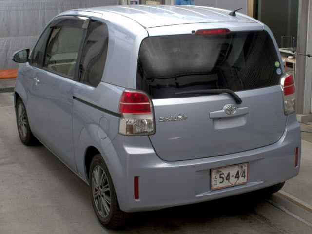 TOYOTA SPADE 2013