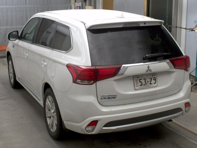 MITSUBISHI OUTLANDER PHEV 2016