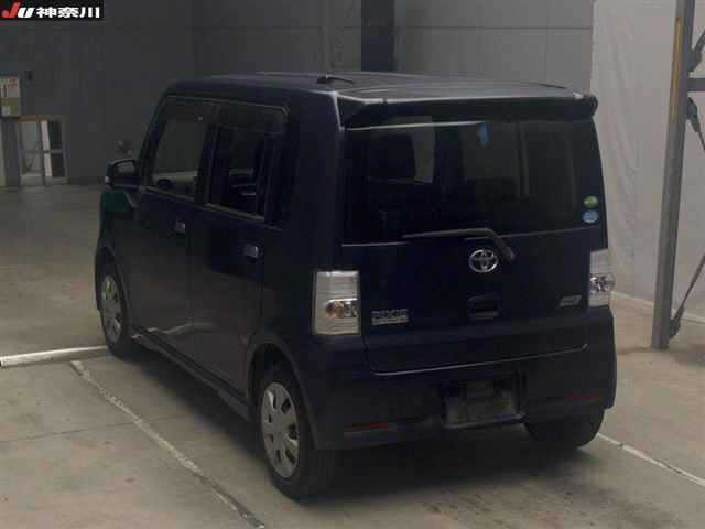 TOYOTA PIXIS SPACE 2012