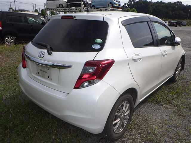 TOYOTA VITZ 2014