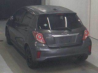 TOYOTA VITZ 2011