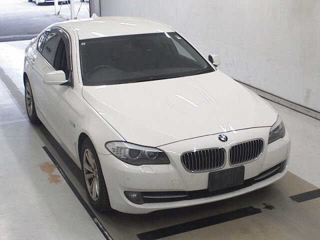 BMW 5 SERIES 2011