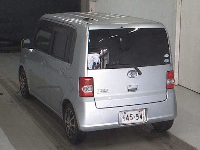 TOYOTA PIXIS SPACE 2012