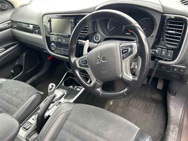 MITSUBISHI OUTLANDER PHEV 2015