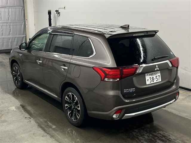 MITSUBISHI OUTLANDER PHEV 2015