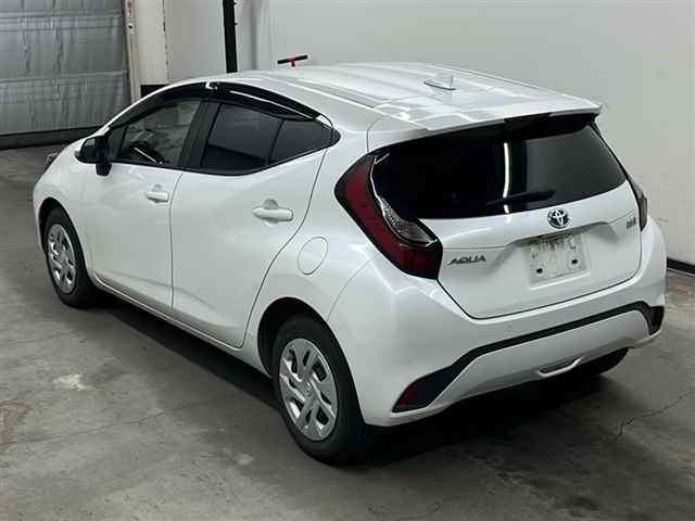 TOYOTA AQUA 2022