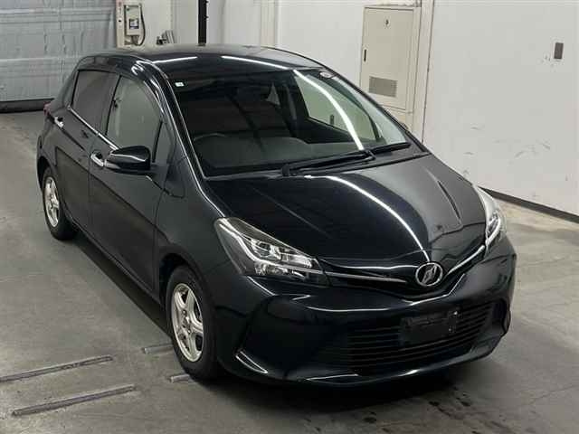 TOYOTA VITZ 2016