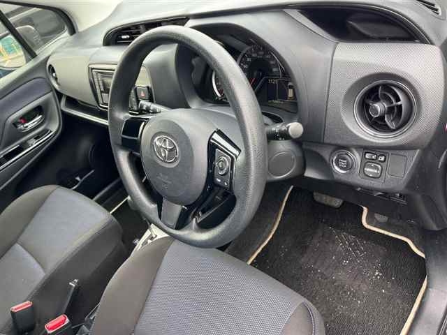 TOYOTA VITZ 2016