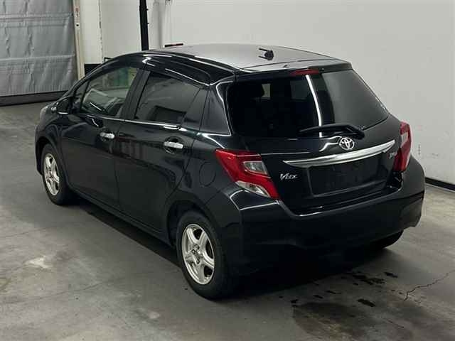 TOYOTA VITZ 2016