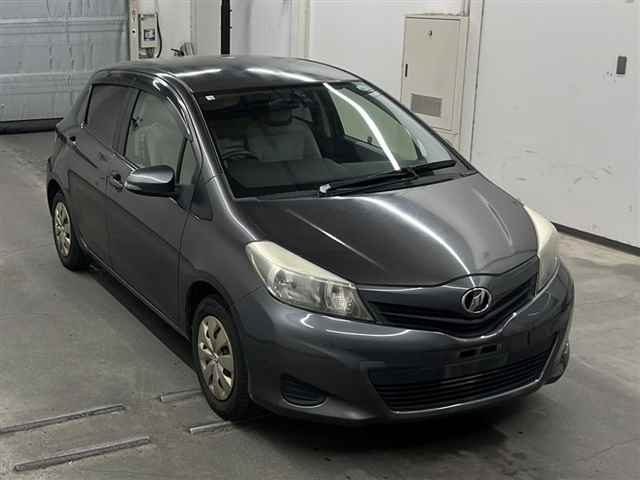 TOYOTA VITZ 2012