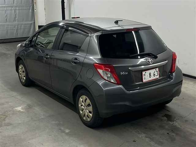 TOYOTA VITZ 2012