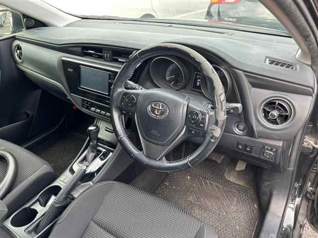 TOYOTA AURIS 2016
